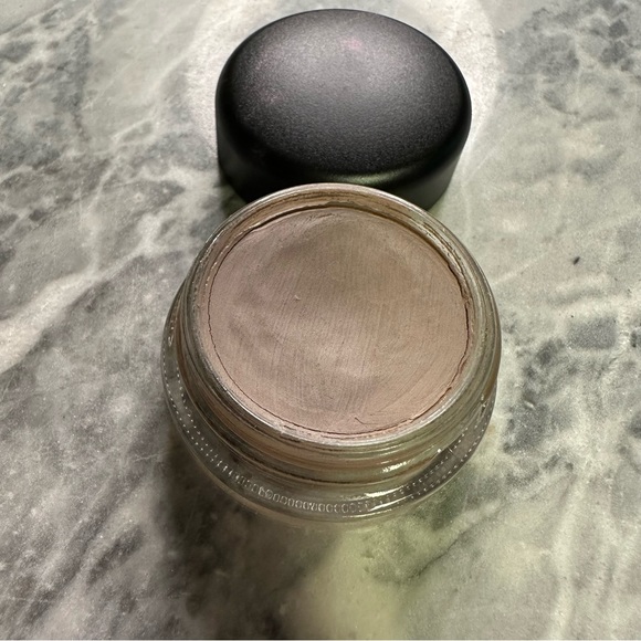 Mac Cosmetics Pro Longwear Paint Pot Tailor Grey - Picture 2 of 4